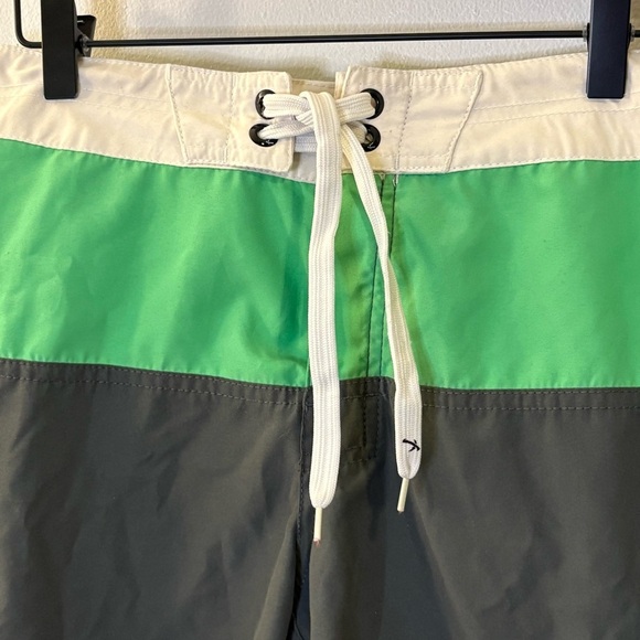 Vintage Y2K Lost Green and Black Board Shorts with Quick-Dry Fabric Size 30 - Picture 3 of 9
